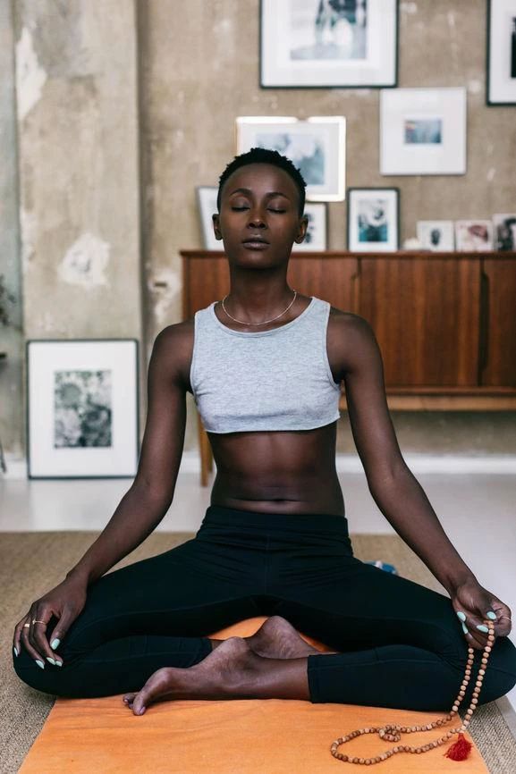 10_Ridiculously_Easy_Tricks_That_Will_Improve_Your_Posture.jpg